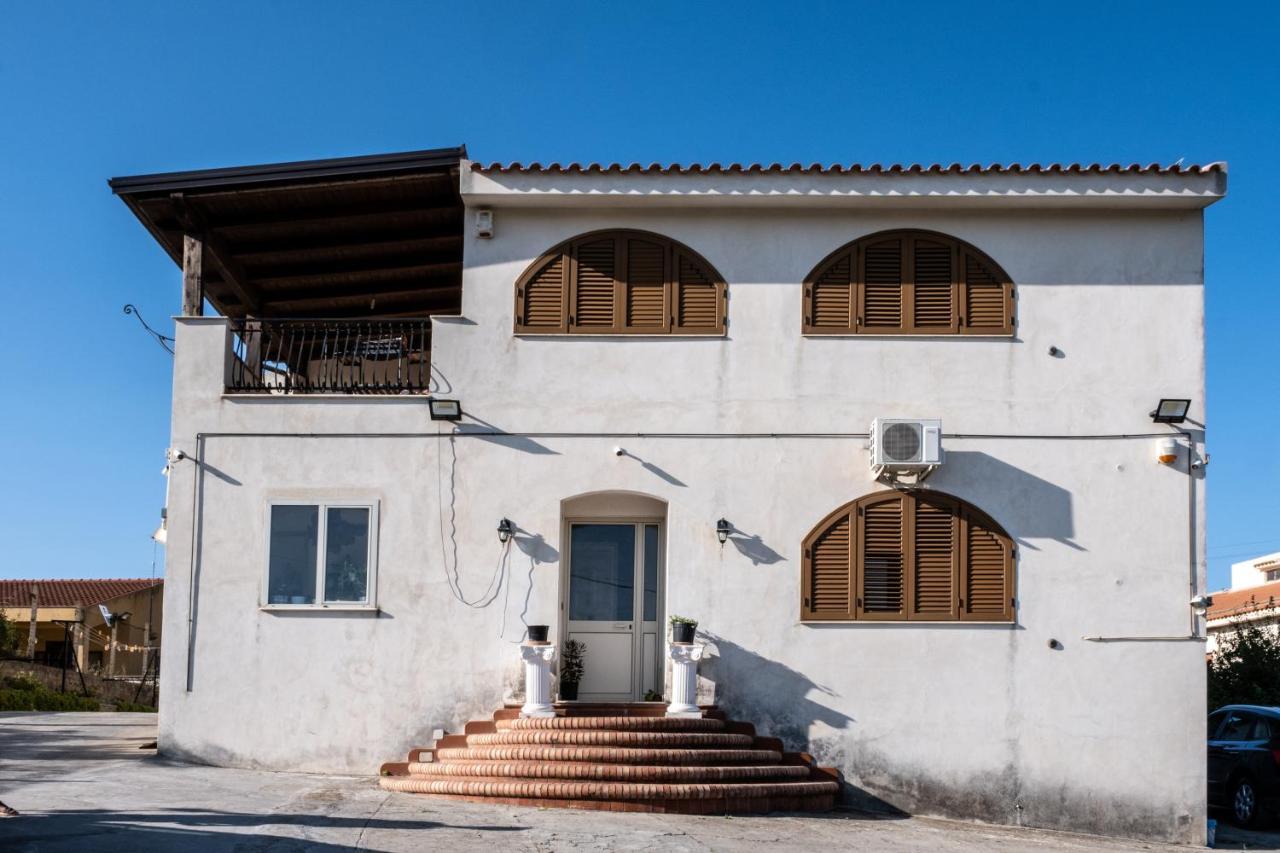 Un Posto Al Sole - Caltanissetta Apartment Bagian luar foto