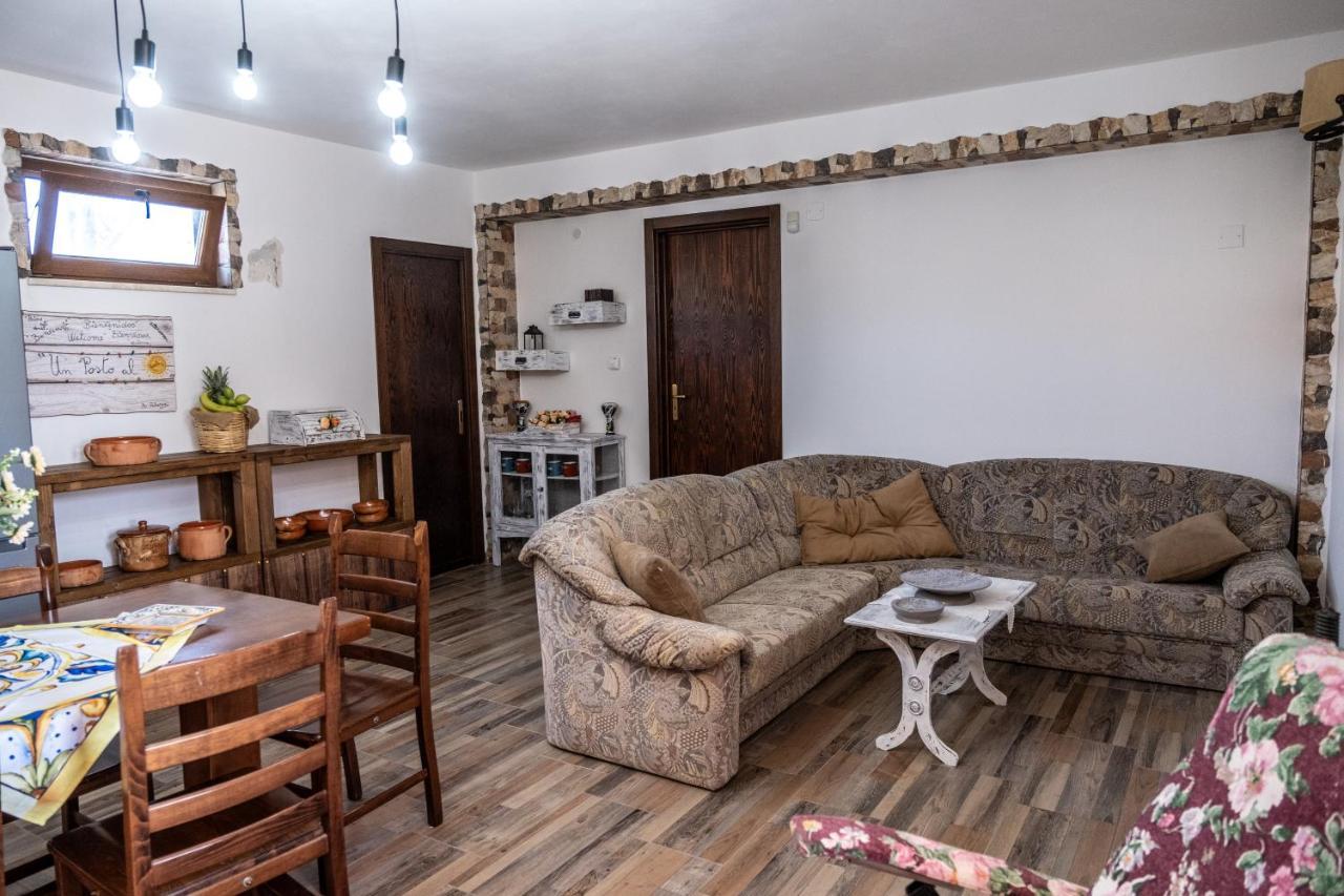 Un Posto Al Sole - Caltanissetta Apartment Bagian luar foto